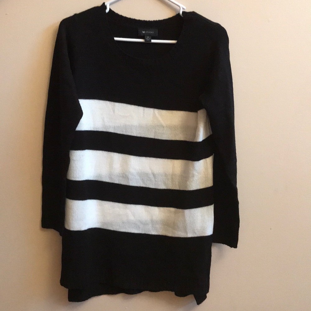 AB Studio Long Sleeve Sweater Medium